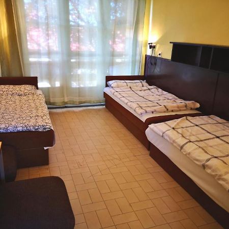 扎马迪Beach Club Panzio Es Camping公寓式酒店 外观 照片