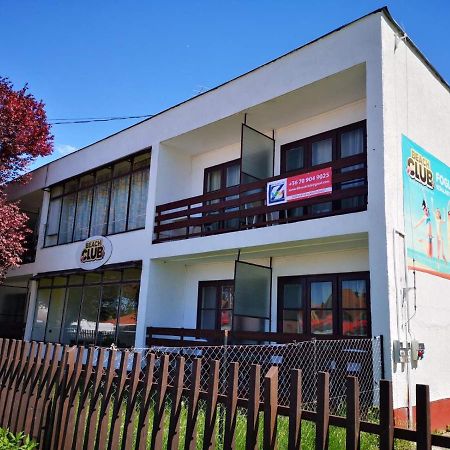 扎马迪Beach Club Panzio Es Camping公寓式酒店 外观 照片